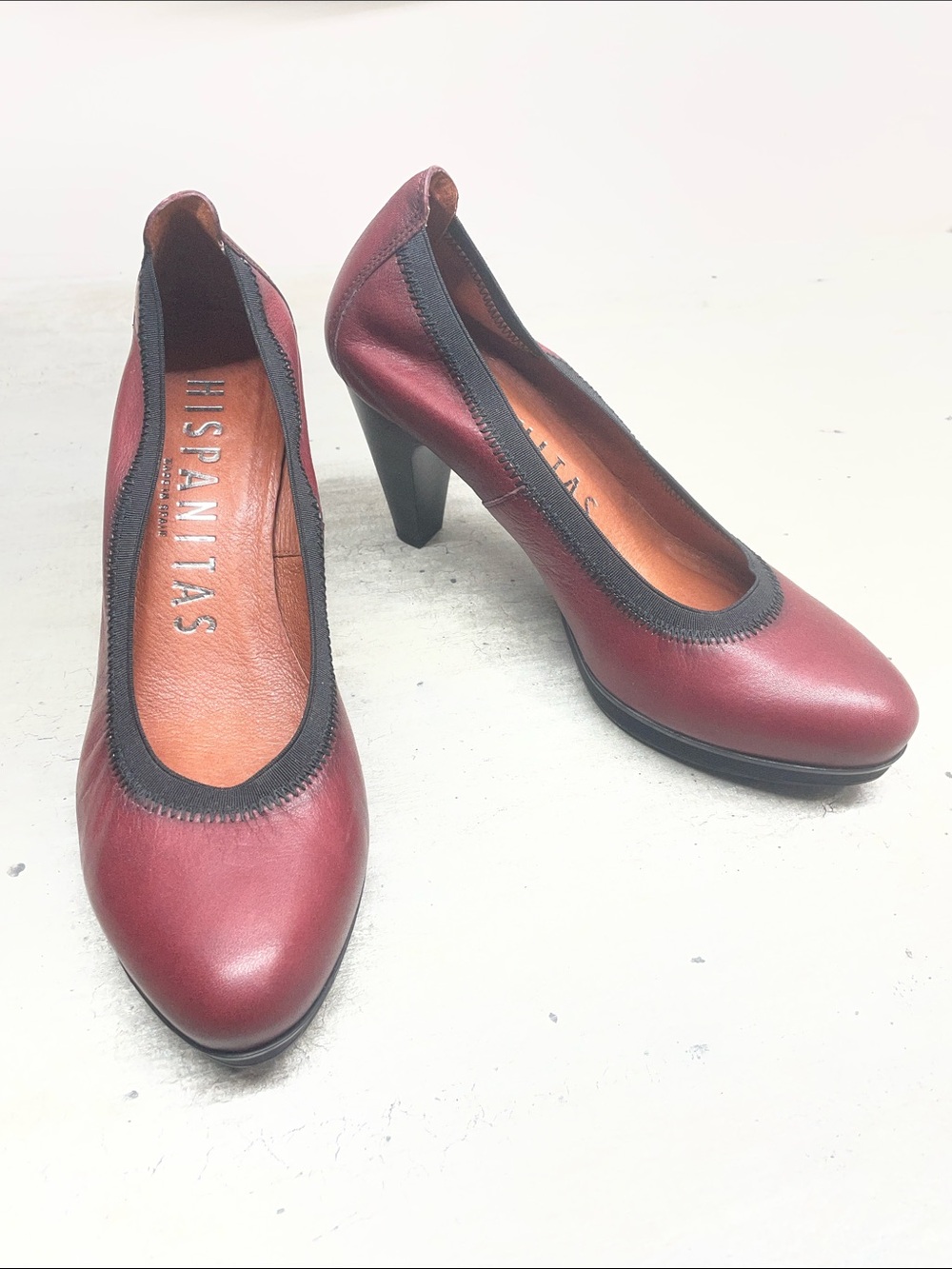 Hispanitas Burgundy Leather Mid Heels